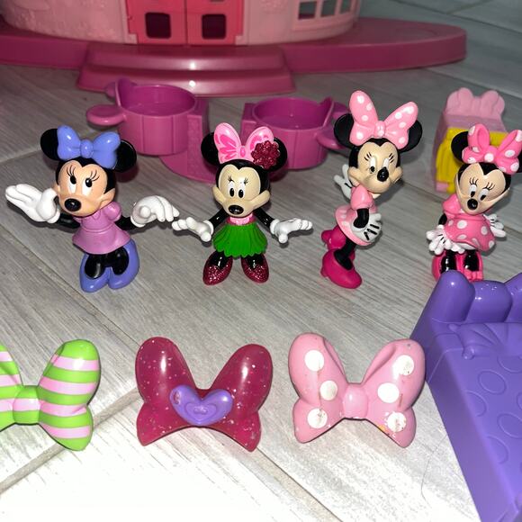 Disney Jr. Minnie Mouse Home Sweet Headquarters & Turnstyler Closet Playset - Picture 6 of 8